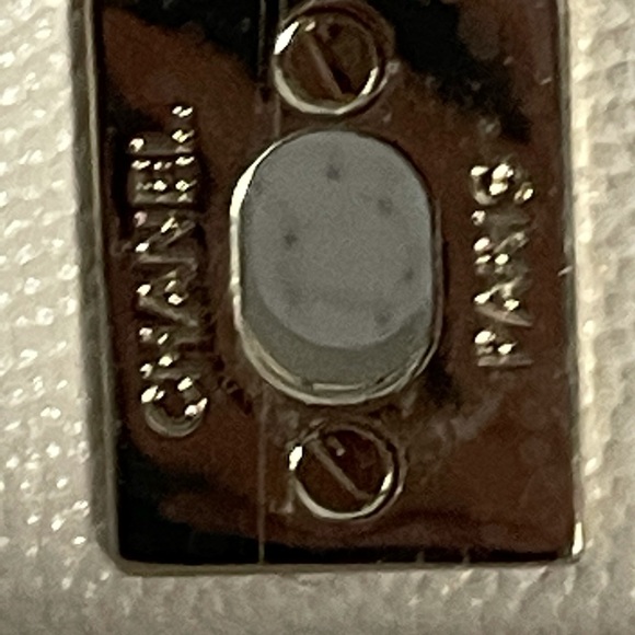 ‼️SOLD‼️CHANEL 21S Ivory Iridescent Caviar Classic - Picture 8 of 11